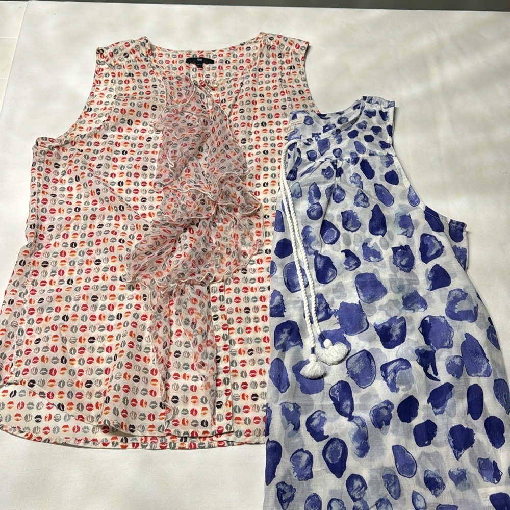 Gap Sleevless Tops